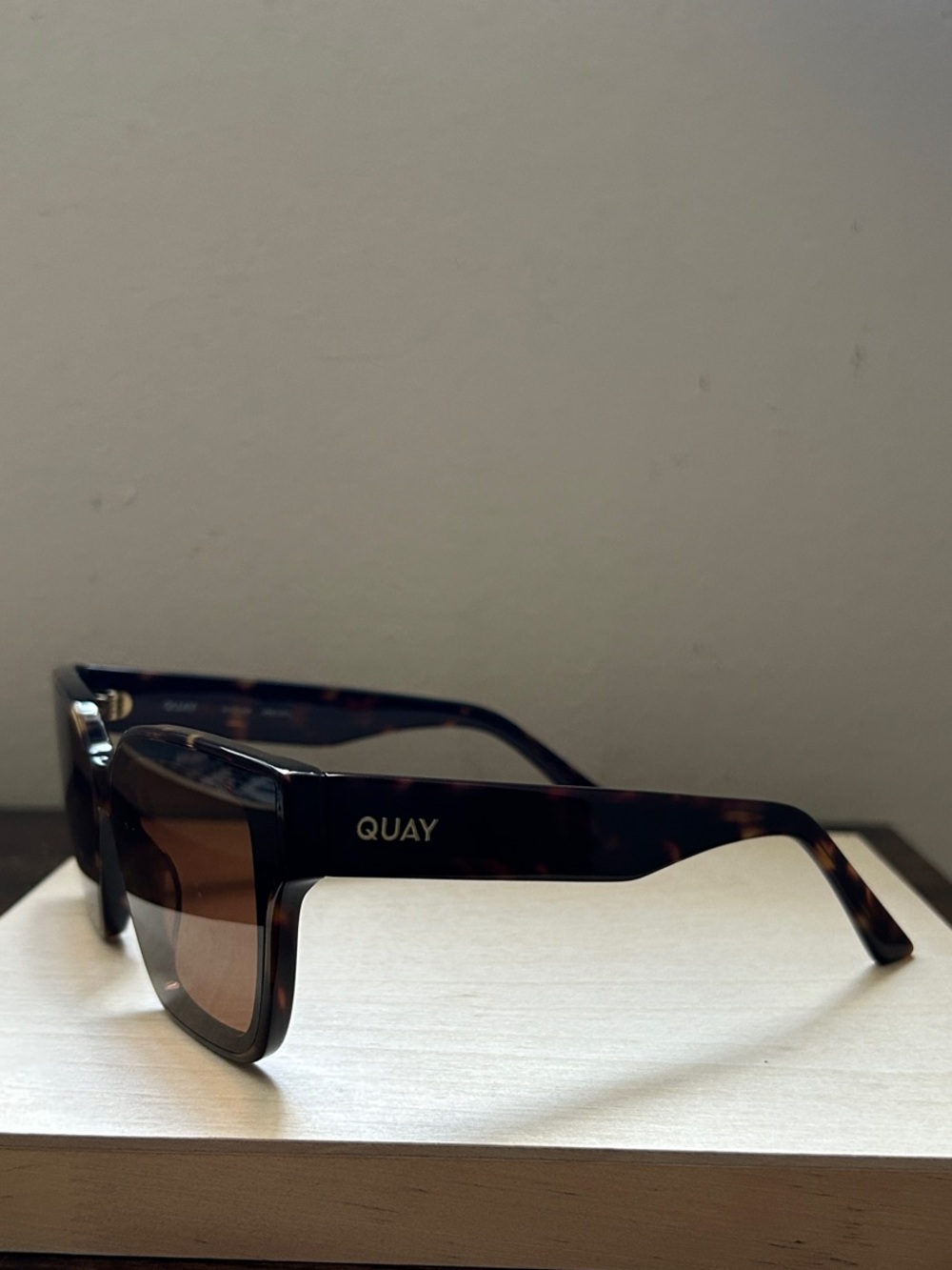 Quay Australia ‘Drive In’ Sunglasses with Brown Lenses - Picture 4 of 7